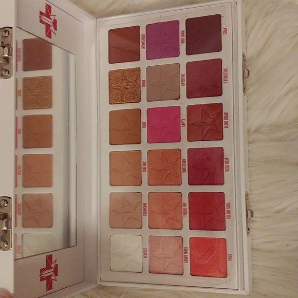 ❤FIRM! NWT JEFFREE STAR BLOOD SUGAR EYESHADOW PALETTE  (DISCONTINUED) - Picture 9 of 12